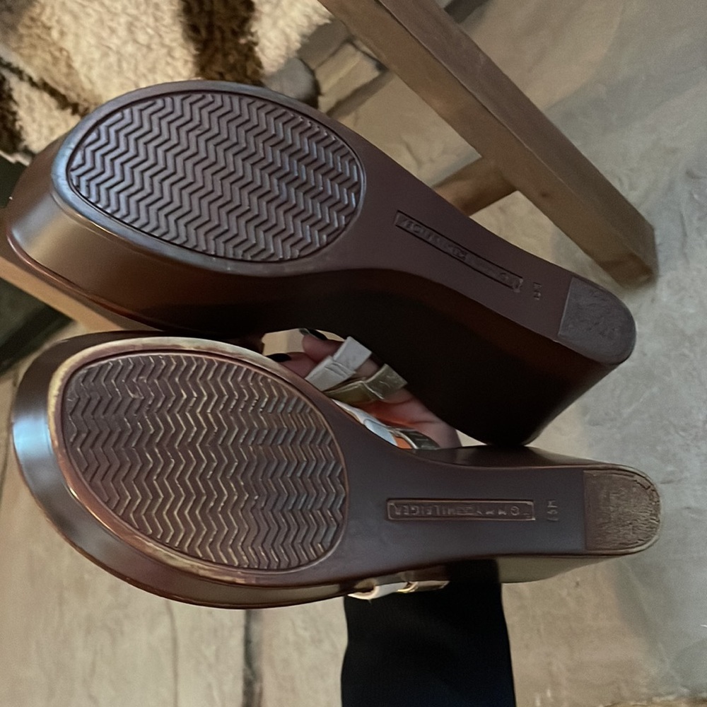Tommy Hilfiger Brown, White and Gold Wedge Sandals - Picture 9 of 14